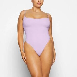 SKIMS Fits Everybody Cami Bodysuit - Sugar Plum